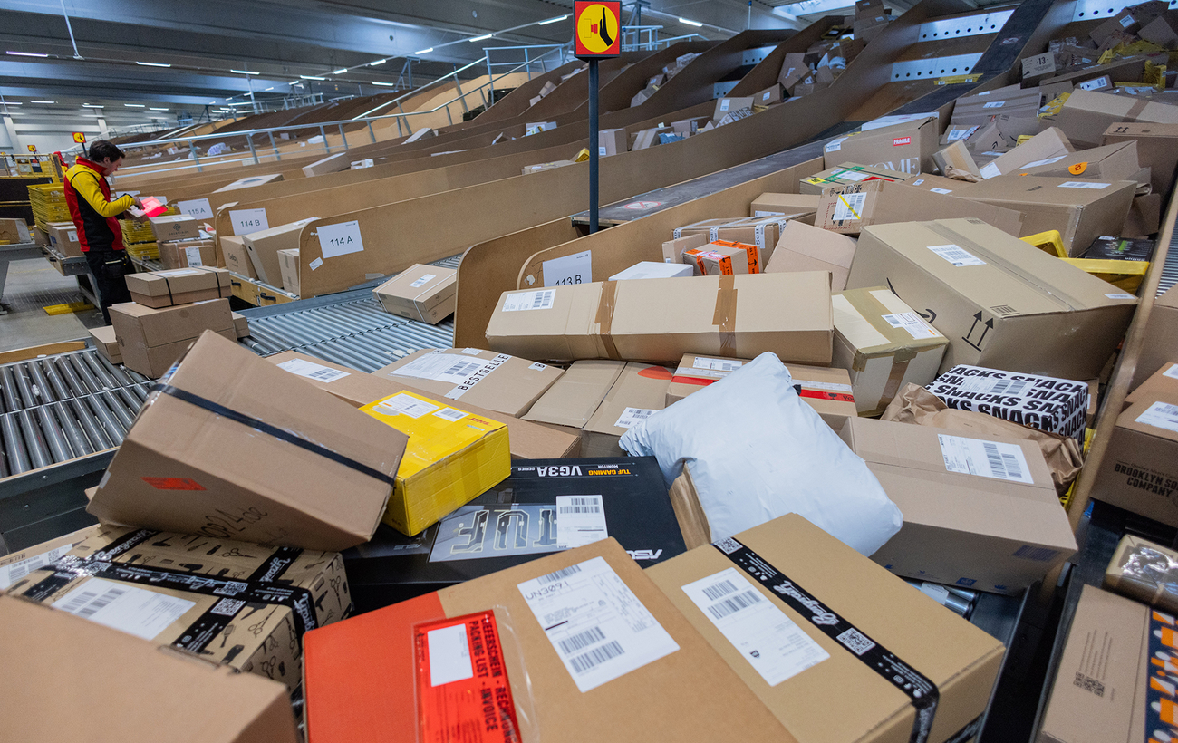 Податок на посилки: кому скасують пільги та скільки доведеться платити